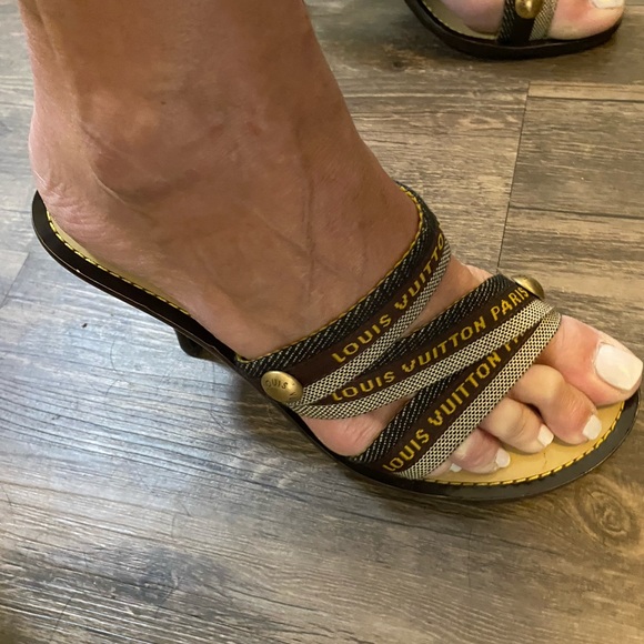 LOUIS VUITTON Logo Sandals - Picture 2 of 4